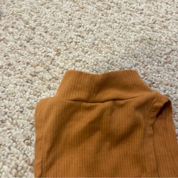 Aeropostale xs crop top mock neck orange tan ribbed PERFECT CONDITION - Picture 5 of 5